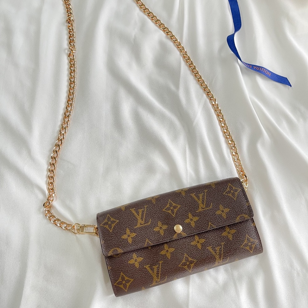 🍒✨Authentic Louis Vuitton wallet on chain 🍒✨ - Picture 4 of 16